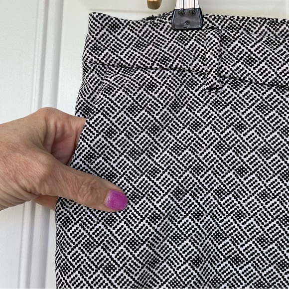 •Old Navy• Harper Cropped Pants Patterned - Size 12 - Picture 3 of 8